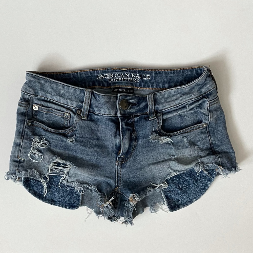 AMERICAN EAGLE shortie denim jean shorts -size 4